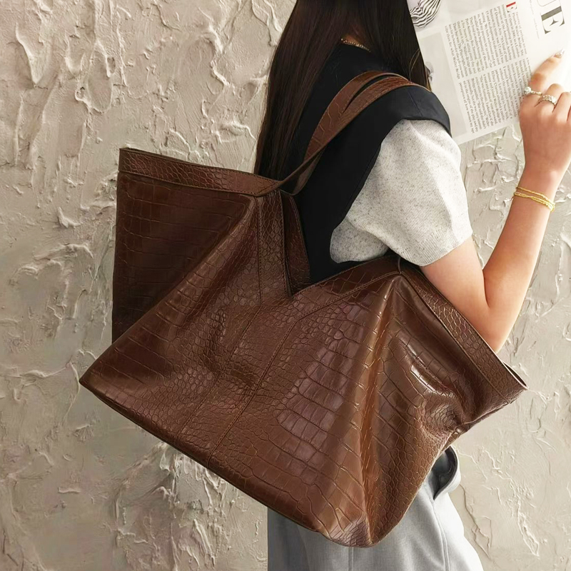 Borse Tote Oversize con Motivo - Luxury Bags Vintage recensione e prezzo