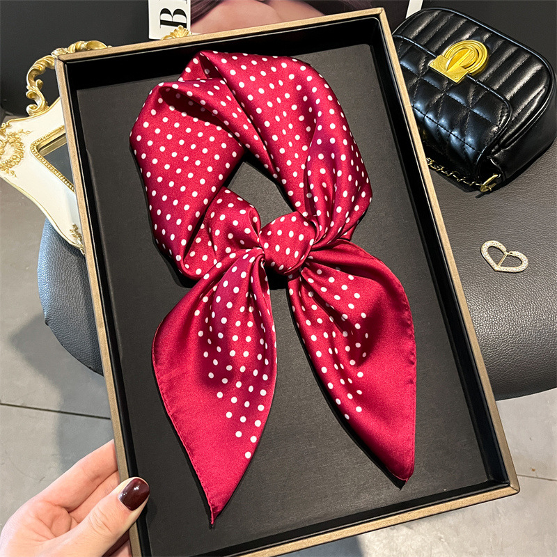 Sciarpe stampate nuove di luss - Discount Luxury Bags recensione e prezzo