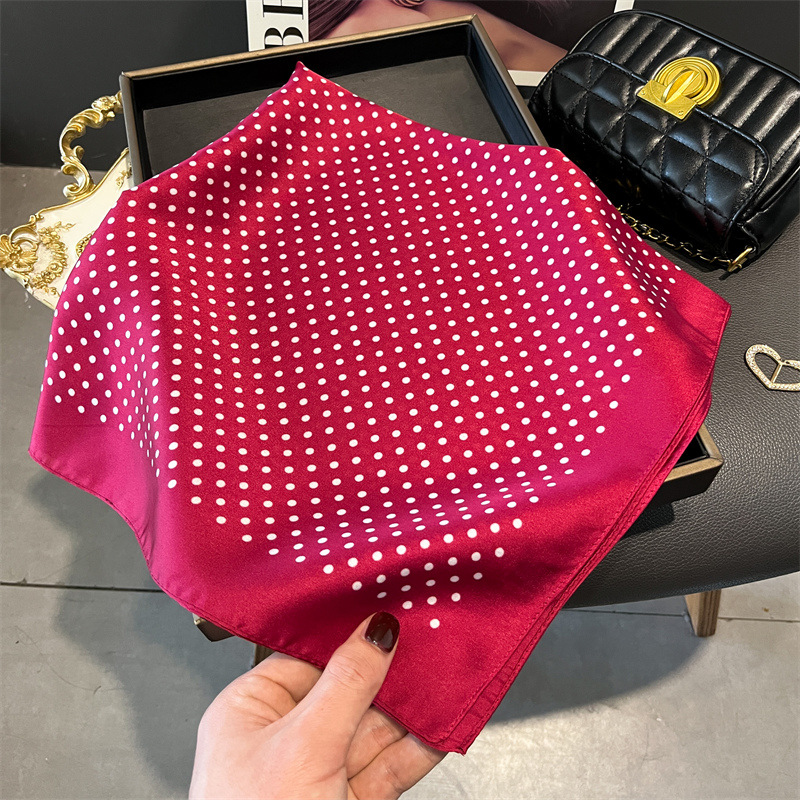 Sciarpe stampate nuove di luss - Discount Luxury Bags recensione e prezzo