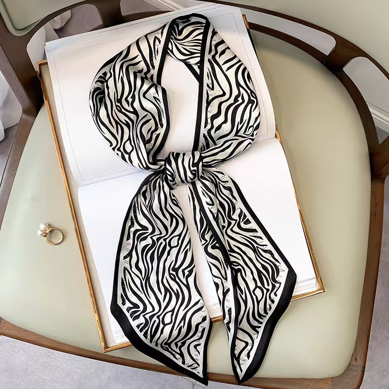 Foulard Quadrato di Lusso in S - Discount Luxury Bags recensione e prezzo