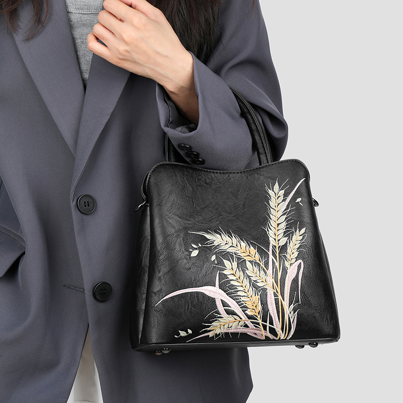 Borsa a tracolla di design di  - Luxury Bags Girls recensione e prezzo