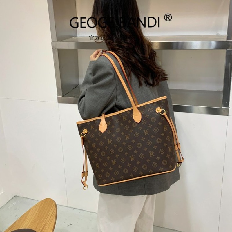 Elegante Borsa a Tracolla in P - Luxury Bags Louis Vuitton recensione e prezzo