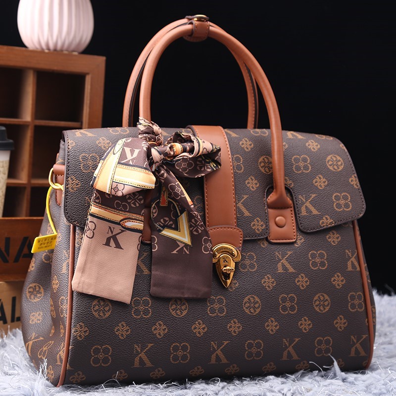 Borsa a Spalla Classica ed Ele - Luxury Bags Louis Vuitton recensione e prezzo