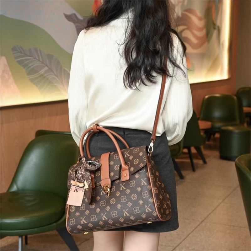 Borsa a Spalla Classica ed Ele - Luxury Bags Louis Vuitton recensione e prezzo