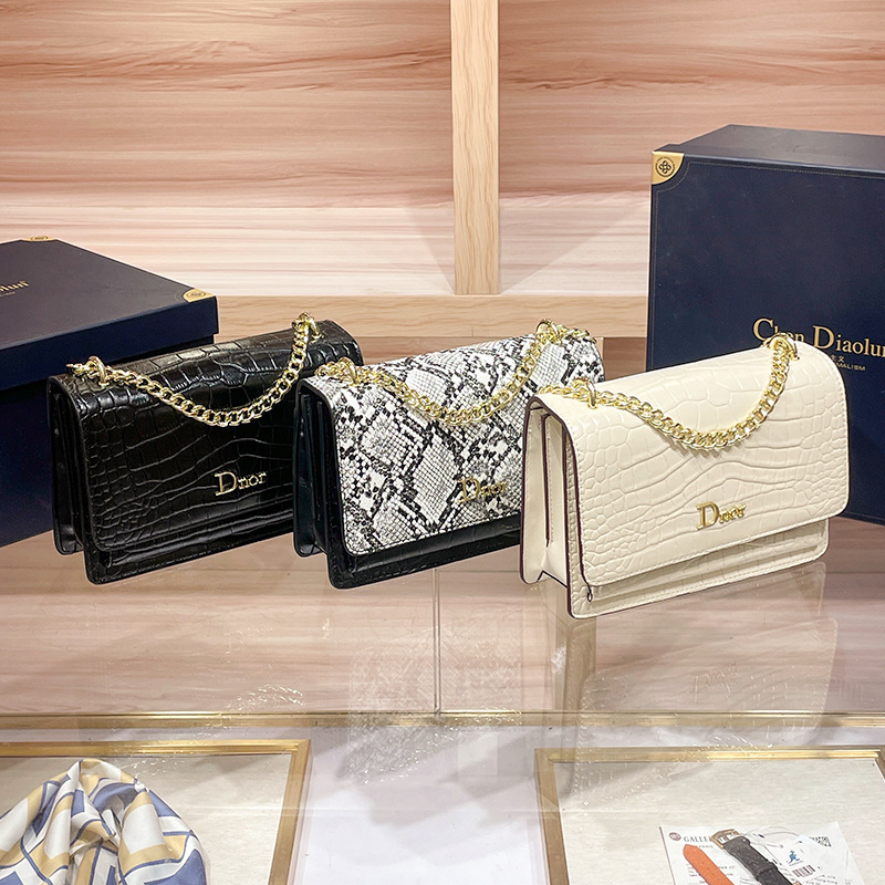 Borsa a tracolla retrò quadrat - Luxury Bags Louis Vuitton recensione e prezzo