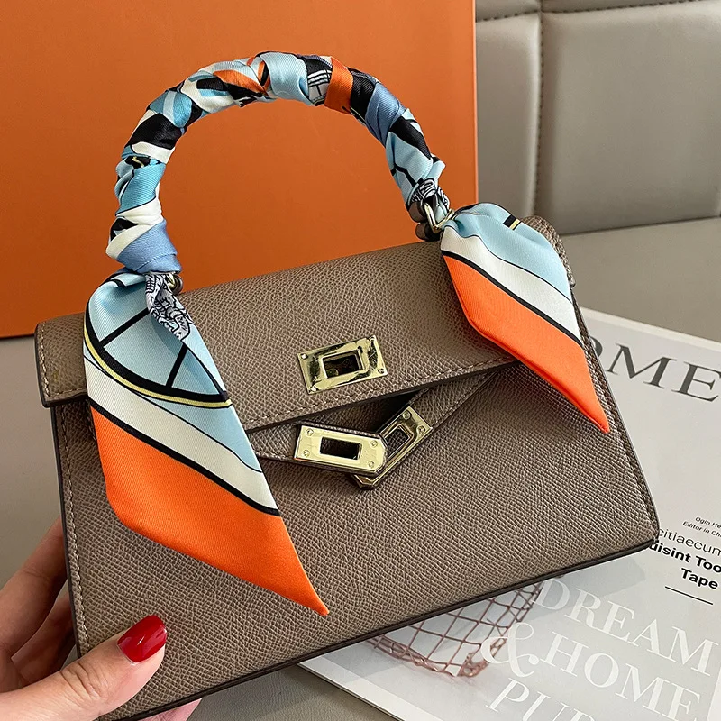 Sciarpa con tracolla stampata  - Discount Luxury Bags recensione e prezzo