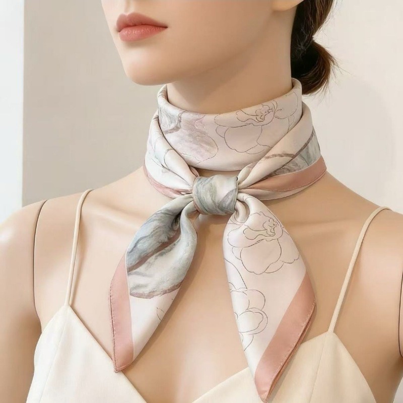 Foulard Quadrato di Lusso in S - Discount Luxury Bags recensione e prezzo